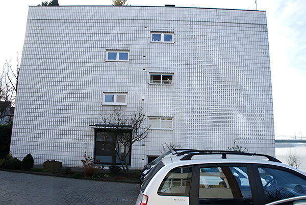 Gedämmte Fassade eines Wohnhauses